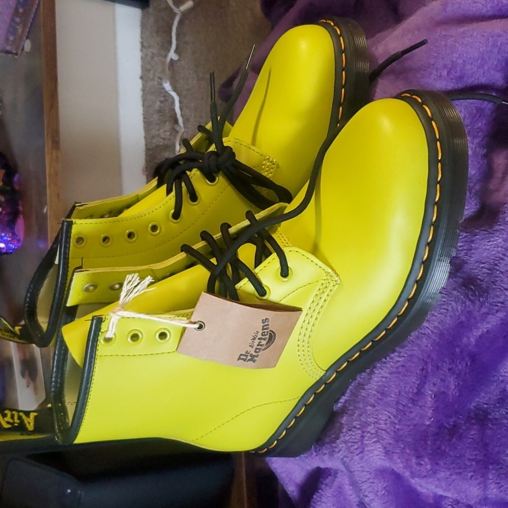Nwt 1460 boots